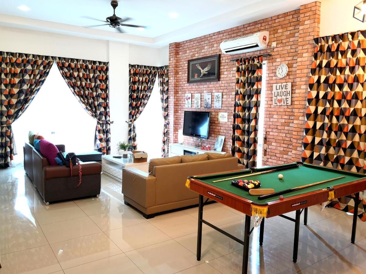 Teluk Batik 17Paradisehome Private Pool Karaoke Snooker Bbq 15Pax Lumut Exterior photo