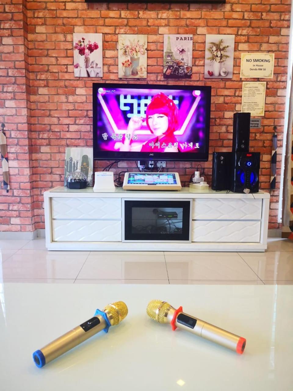 Teluk Batik 17Paradisehome Private Pool Karaoke Snooker Bbq 15Pax Lumut Exterior photo