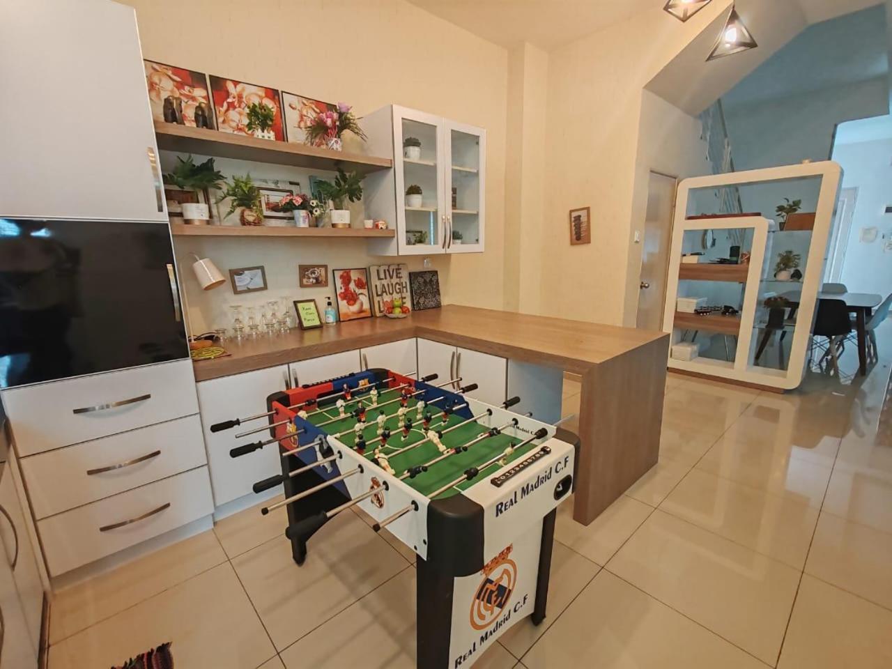 Teluk Batik 17Paradisehome Private Pool Karaoke Snooker Bbq 15Pax Lumut Exterior photo
